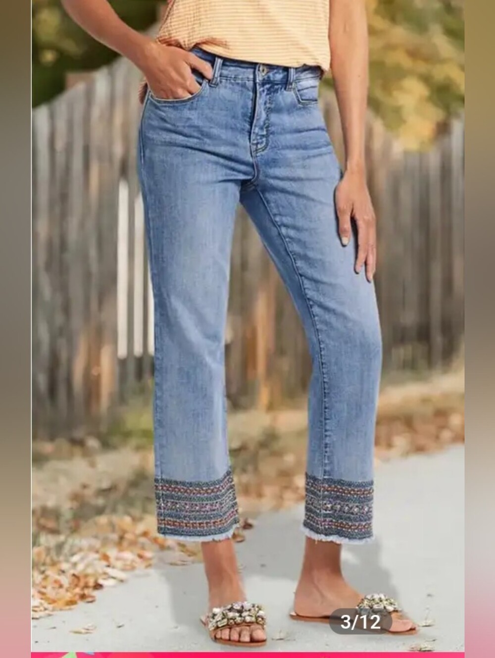 Flamingals Raw Hem Midrise Embroidery Crop Jeans NWT Medium